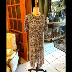 Animal print pant suit Capri pants size small